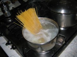spaghetti in pentola